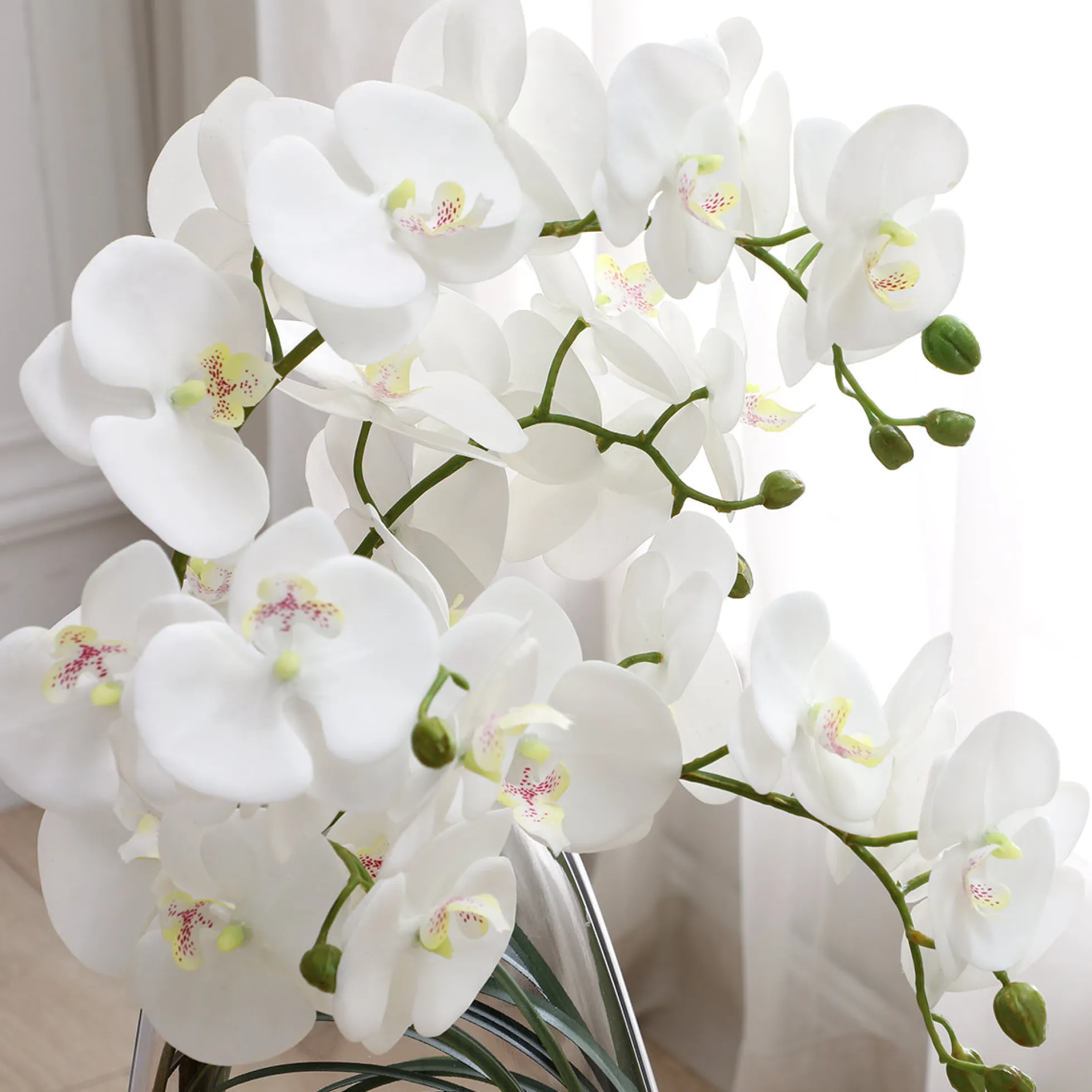 Composition d'Orchidée Artificielle avec vase et herbe d'ours 46cm