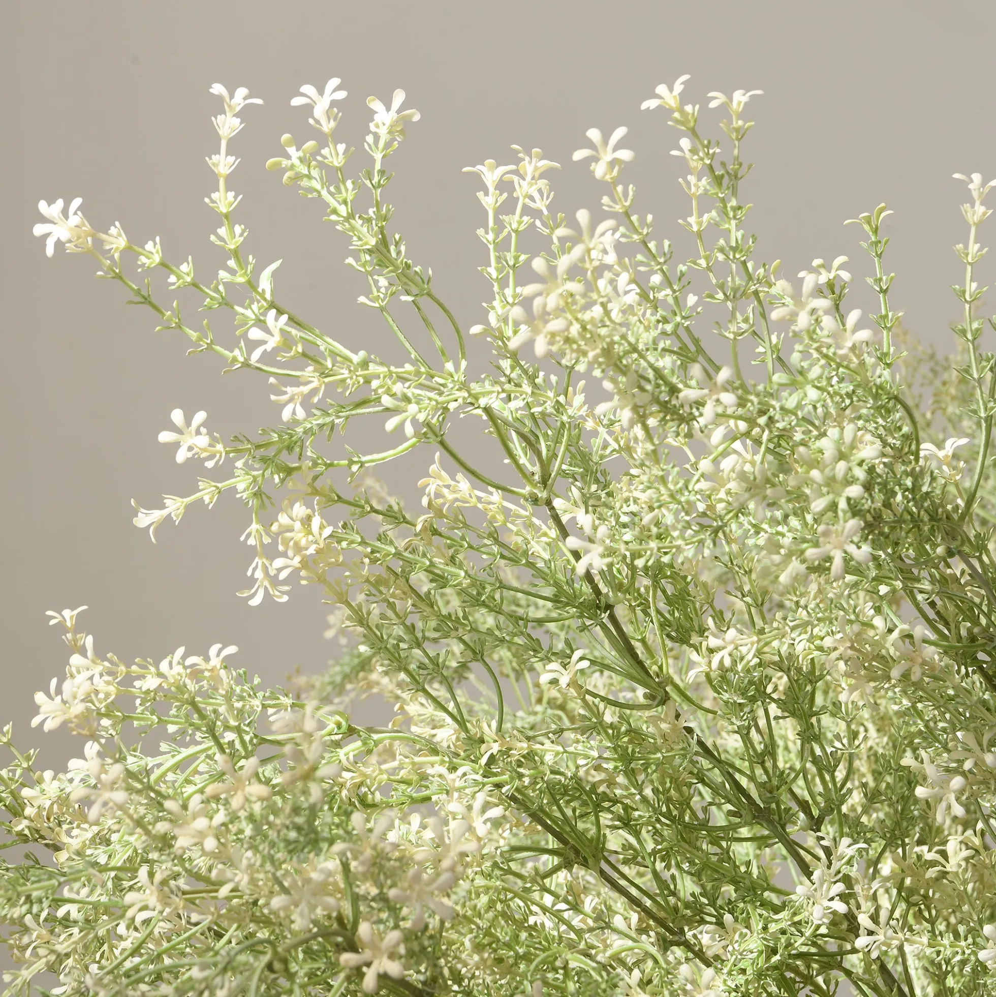 Feuillage avec petites fleurs 92 cm