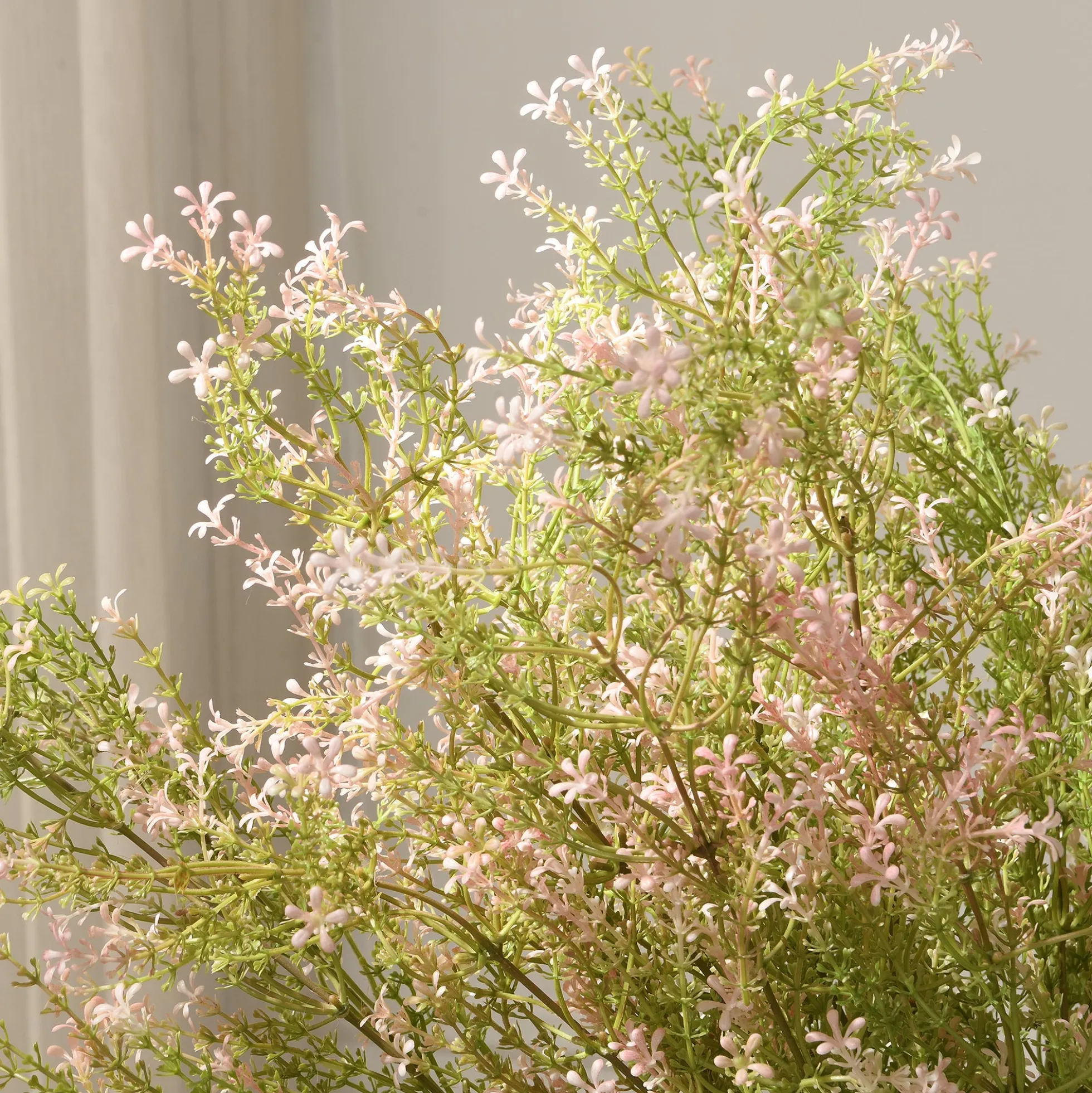 Feuillage avec petites fleurs 92 cm